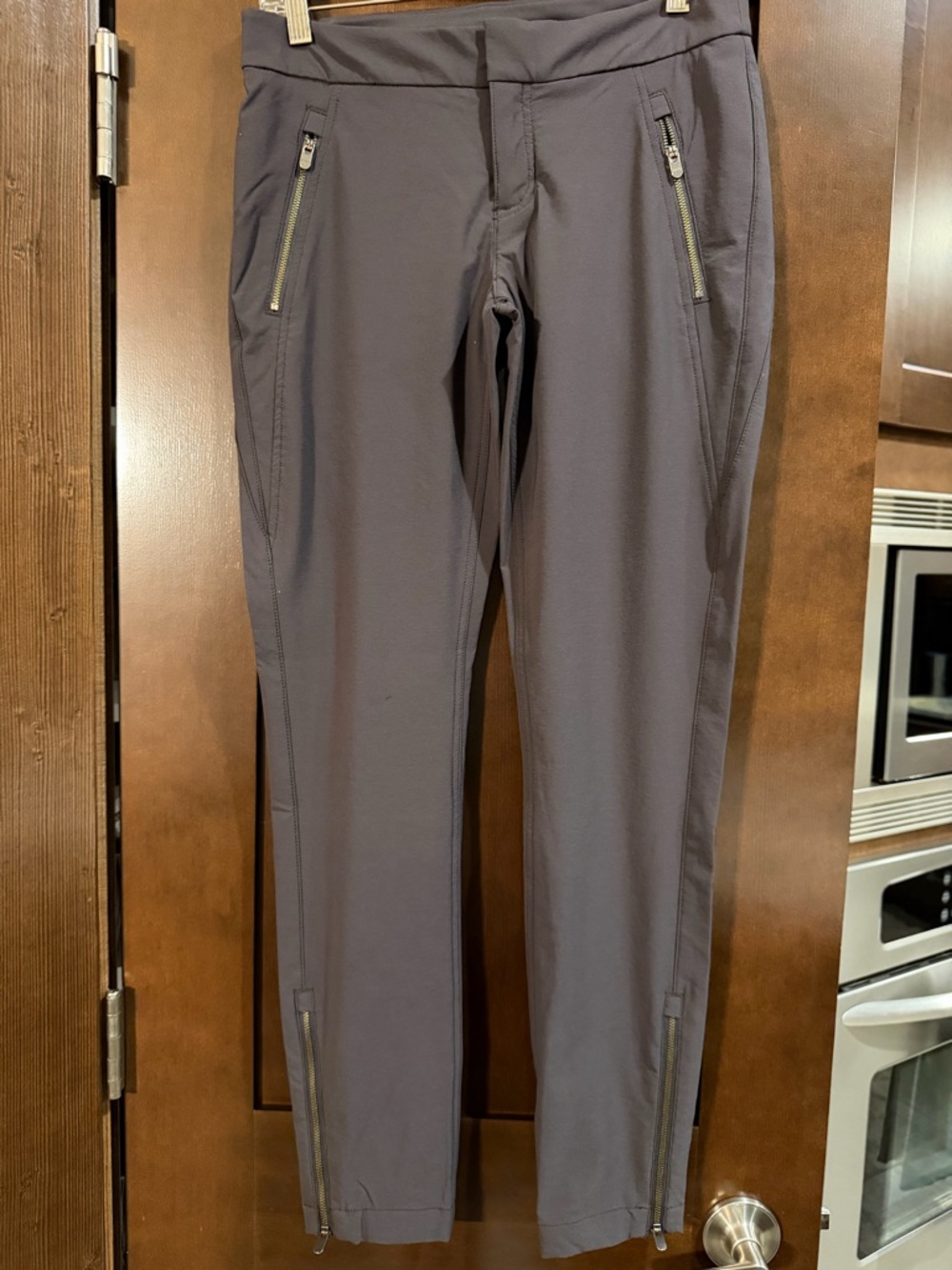 NWOT Athleta Women's Gray Zip-Detail Performance Pants